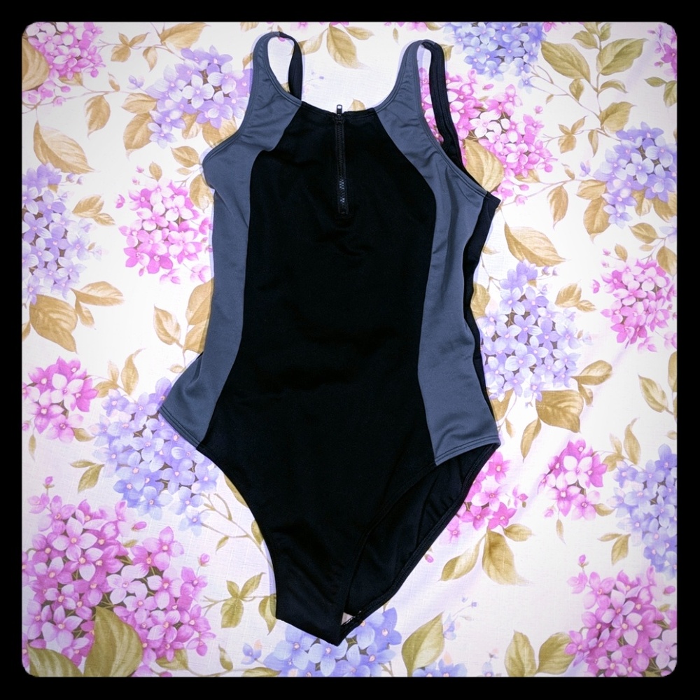 Zip neck color-block one piece swimsuit black L